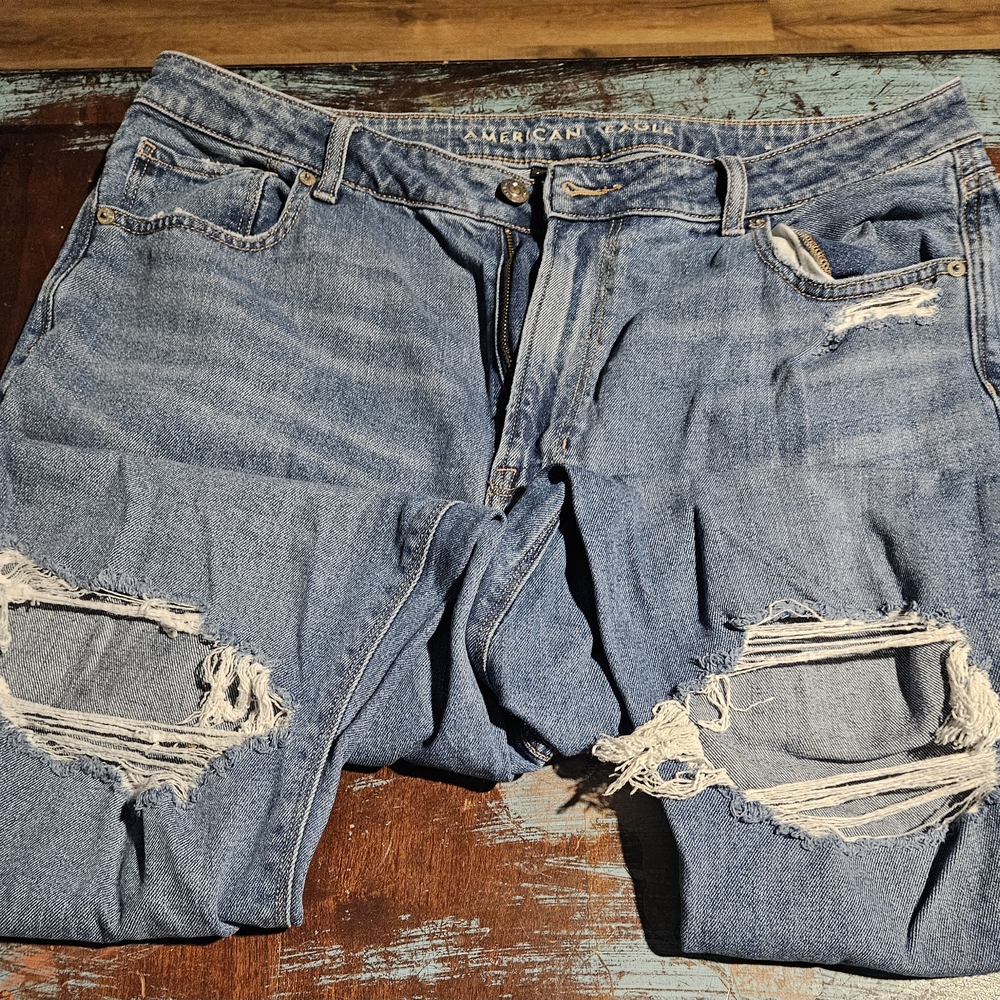 American Eagle Outfitters Blue Relaxed Distressed Mom Jeans